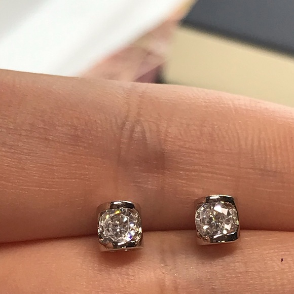 Sterling Silver 925 CZ Stud Earrings - Picture 4 of 7